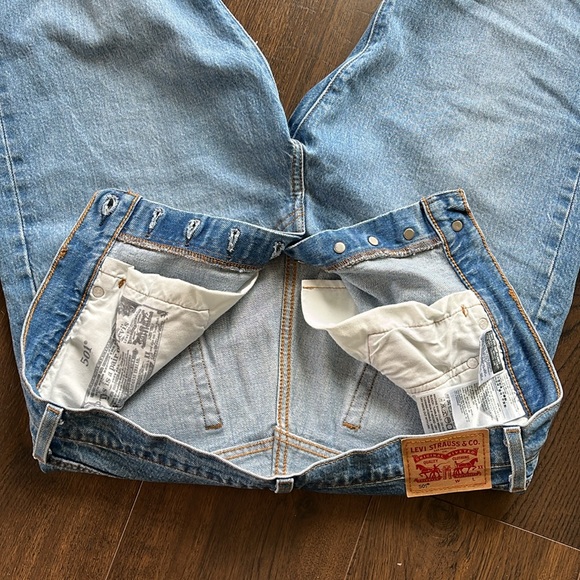 Levi’s 501 Distressed Straight Leg Jeans - Picture 2 of 4